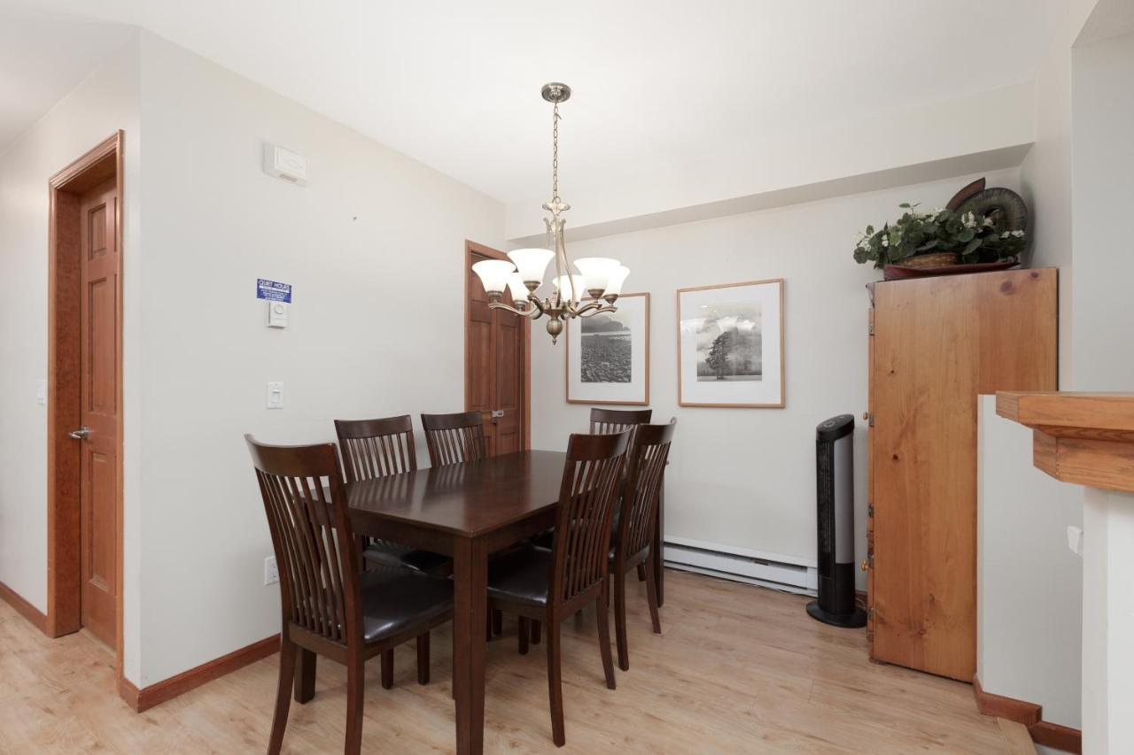 Lagoons By Cozystay Signature Whistler Extérieur photo