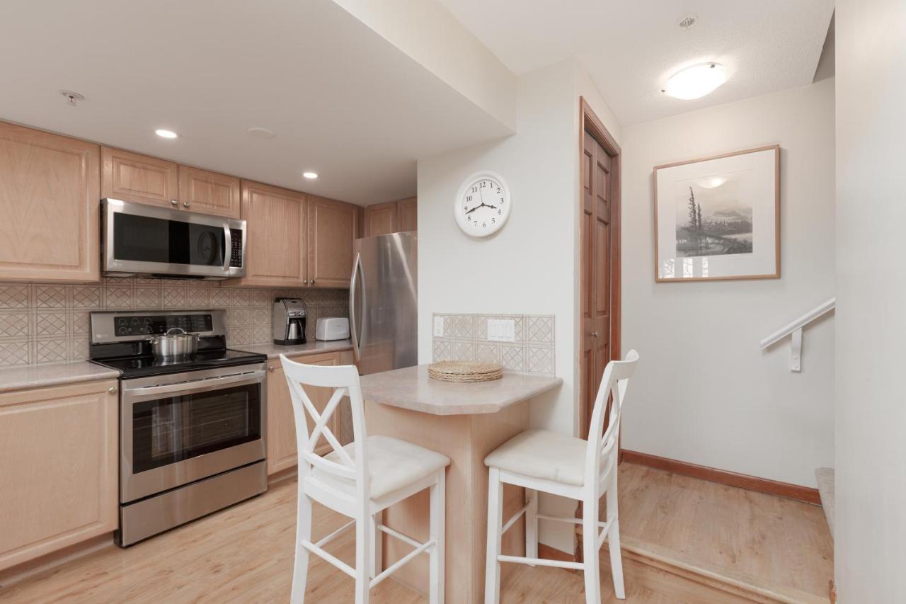 Lagoons By Cozystay Signature Whistler Extérieur photo
