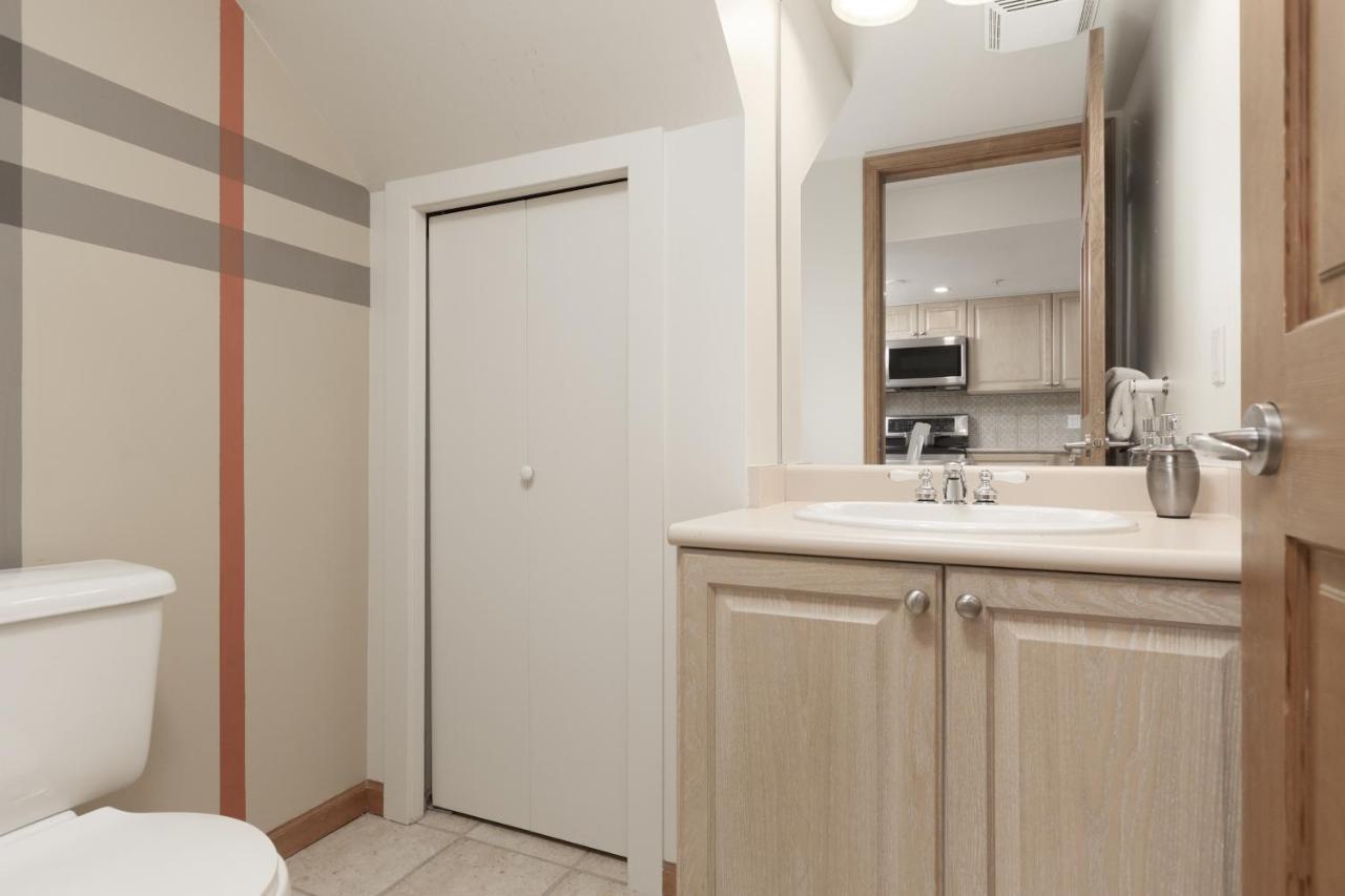 Lagoons By Cozystay Signature Whistler Extérieur photo