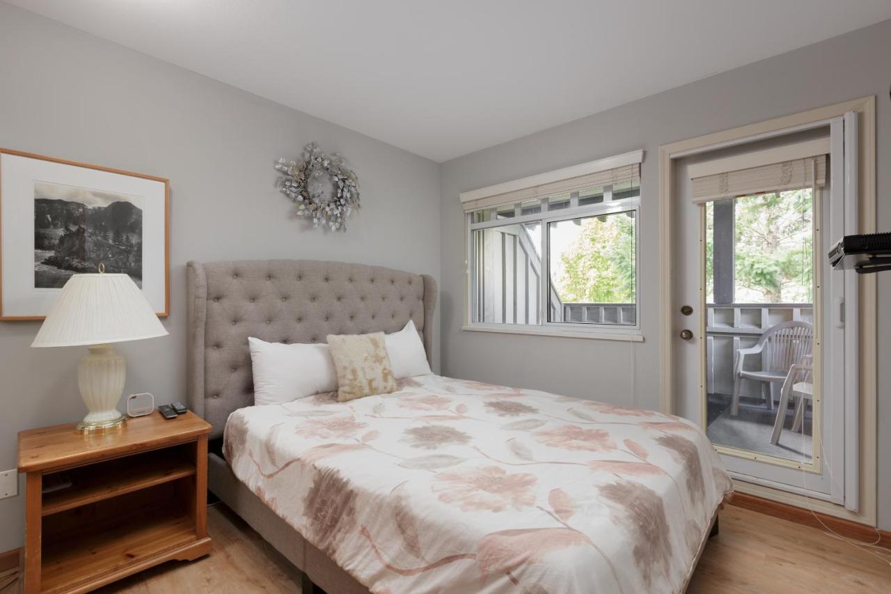 Lagoons By Cozystay Signature Whistler Extérieur photo